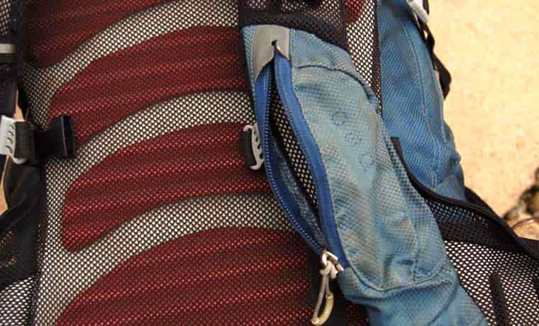 Shoudler strap pocket