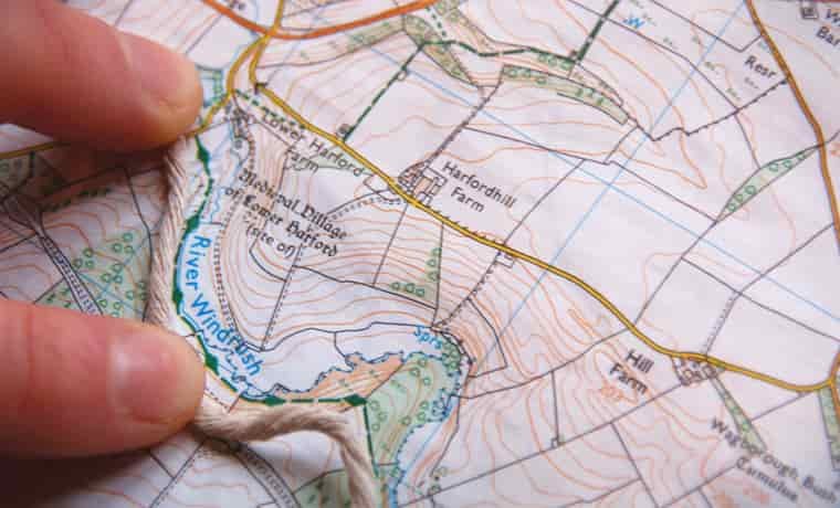 How to measure distance on a map with string