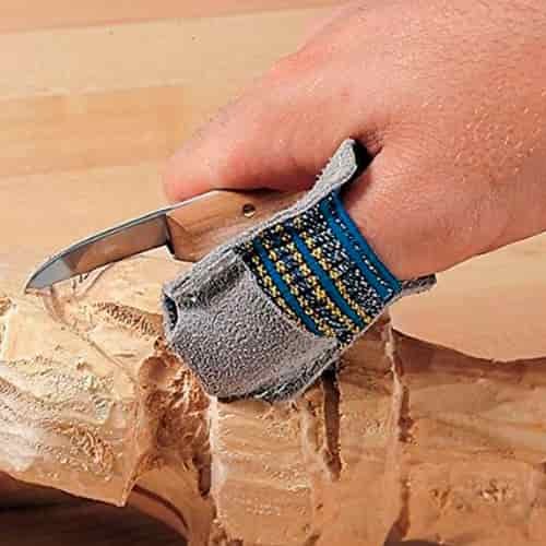 Thumb guard for whittling