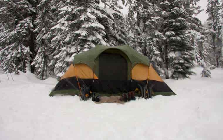 Tent in the snow