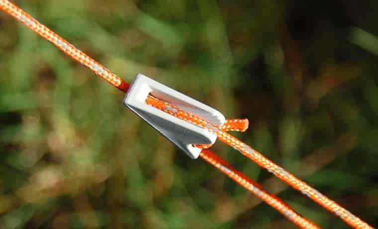 Guyline mechanism on tent