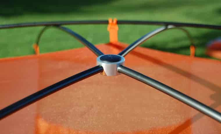 Pole hub of tent