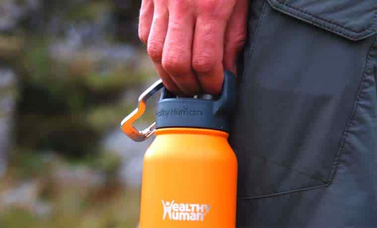 Carry handle on bottle