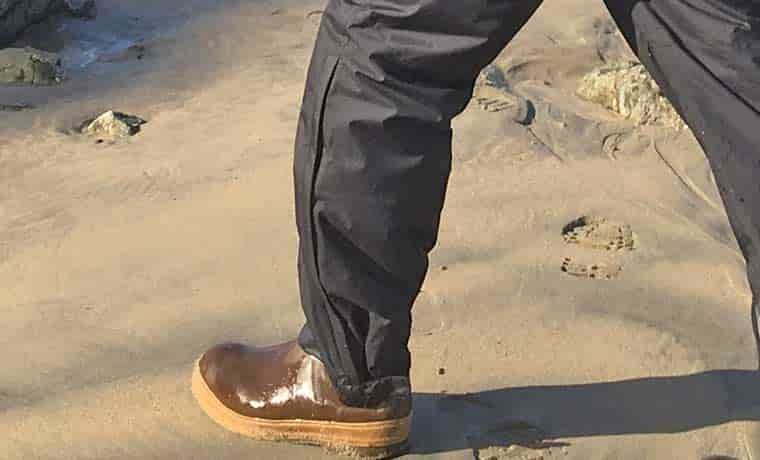 Side zip of waterproof pants