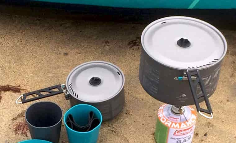 Cooking pots