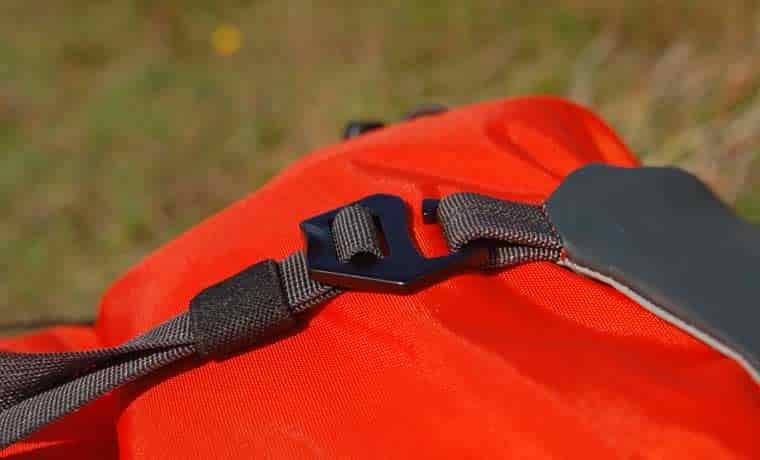 Backpack buckle