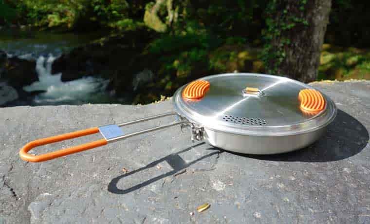 Frying pan with lid