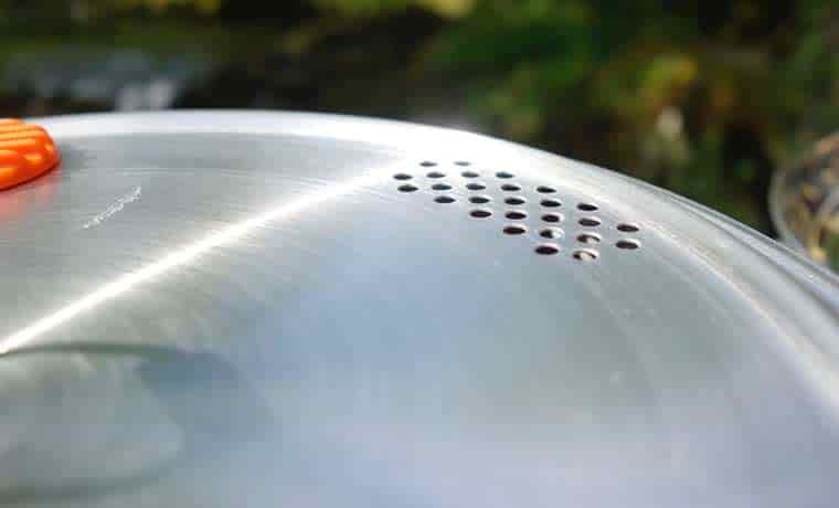Pan lid strainer