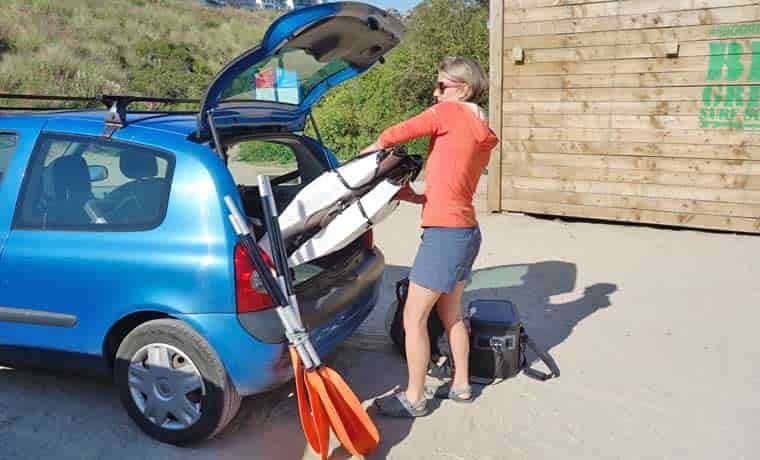 Unpacking car