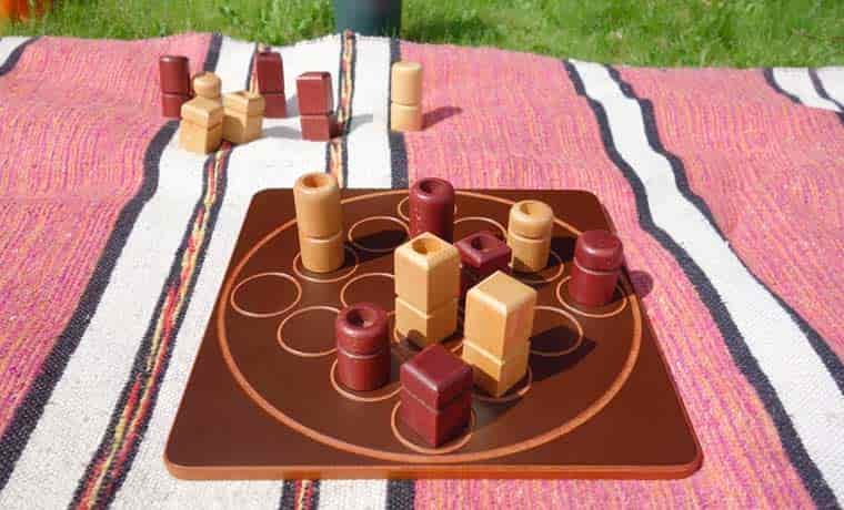 Quarto board game