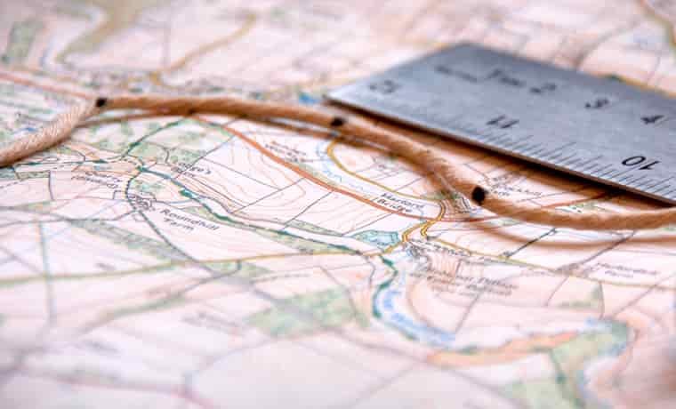 MAp-ruler-and-string