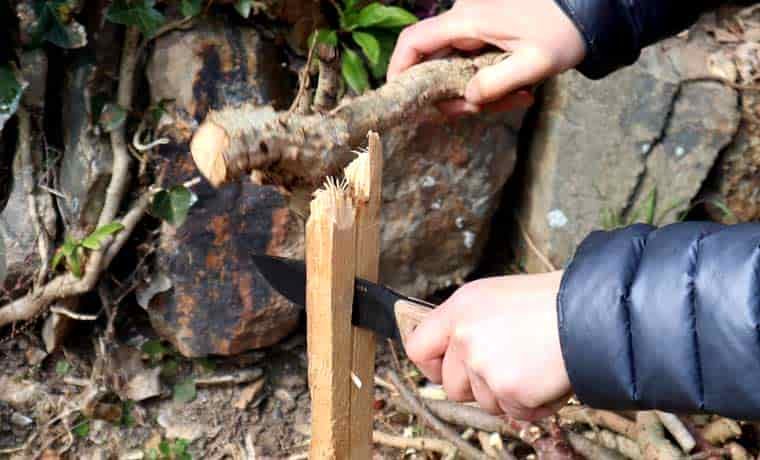 Battoning with a knife
