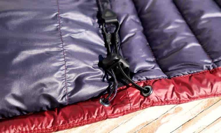 Jacket hem toggle
