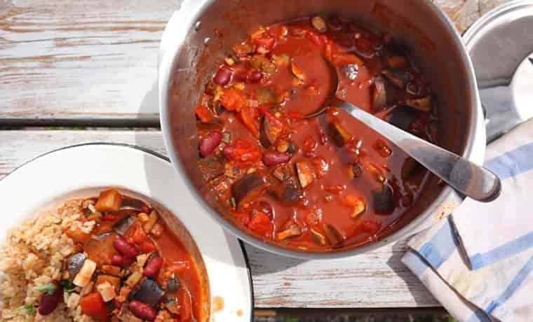Vegan camp chili