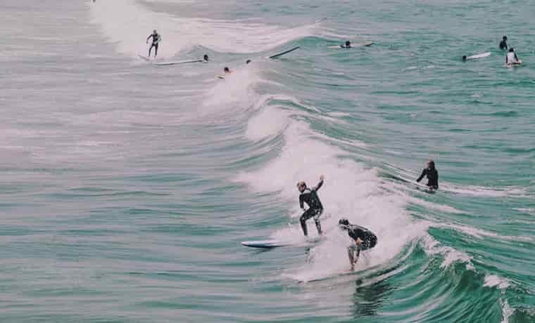Beginner surfers
