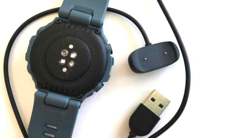 smartWatch and charger