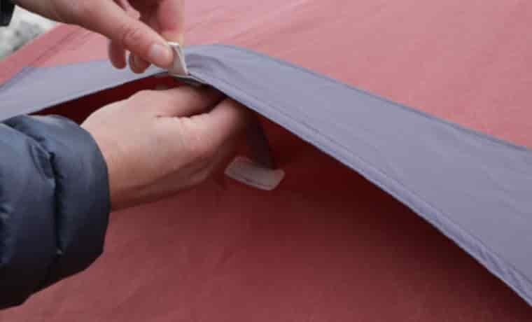 Outer tent with vent