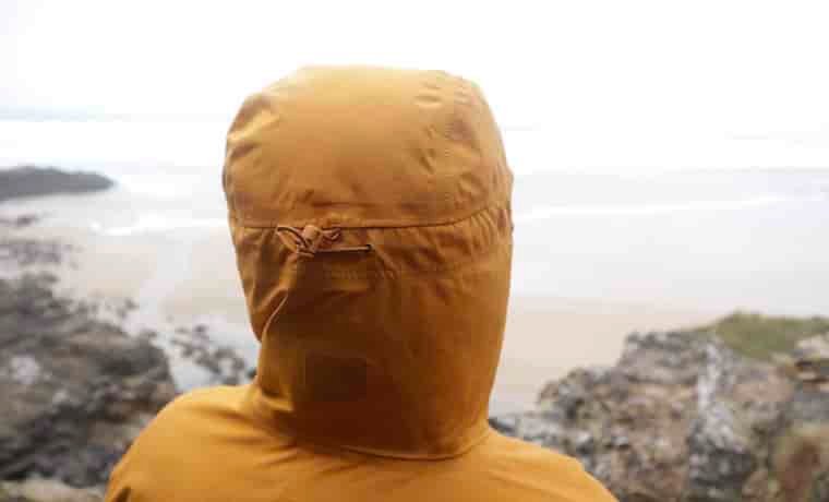 Rain jacket hood