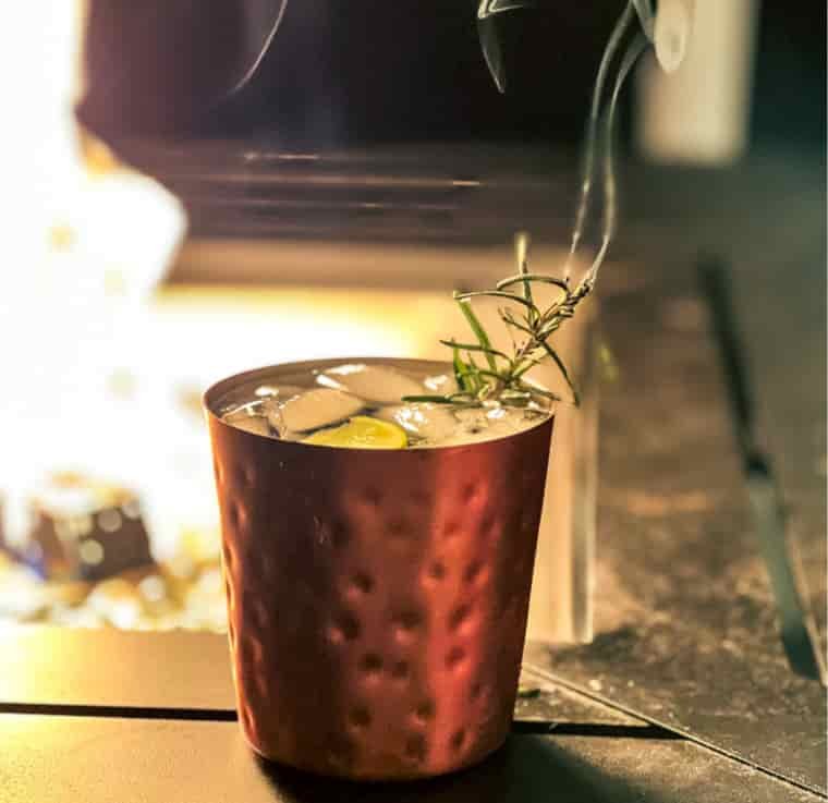 smoked-rosemary-gin-tonic-campfire-1