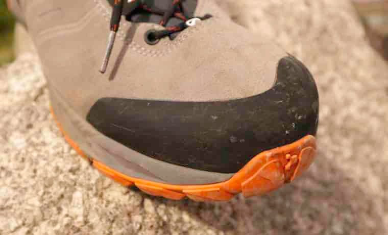 Shoe toe box