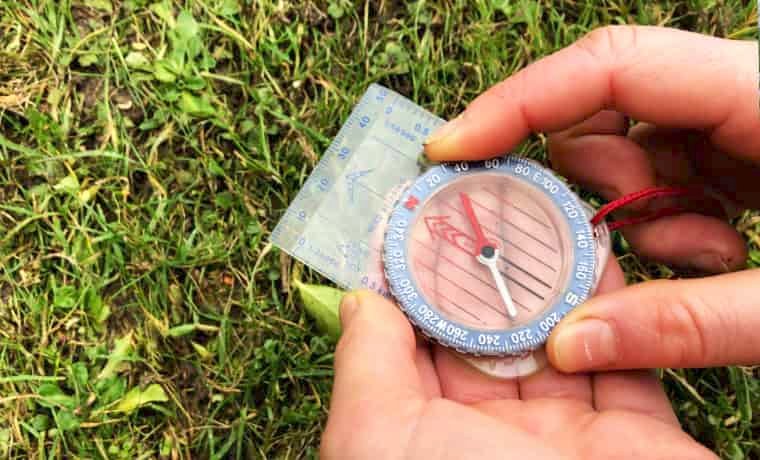 Aligning a compass