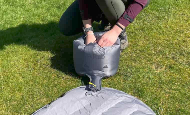 Inflating sleeping mat