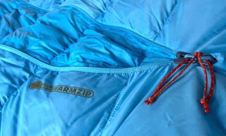 Sleeping bag warm zip
