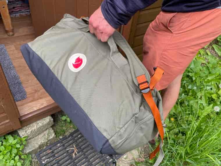 Carry handle on bag