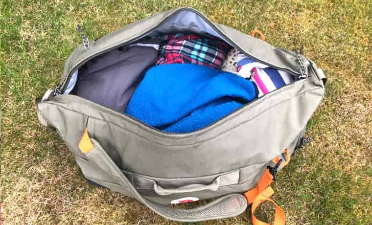 Opening to duffel bag